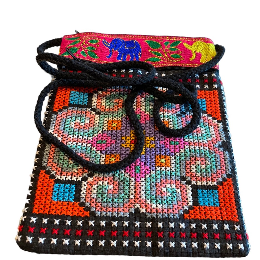 Crossbody Purse Cross Stitch Front Black on Back Excellent Condition